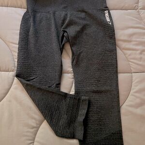 Gymshark Large Leggings- Like New 3/4 Length